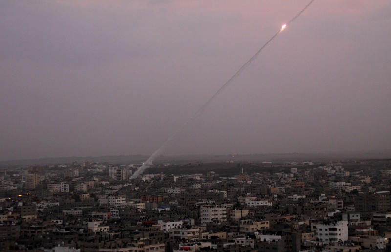 إسرائيل طلبت من مصر وقطر التدخل لوقف التوتر بغزة