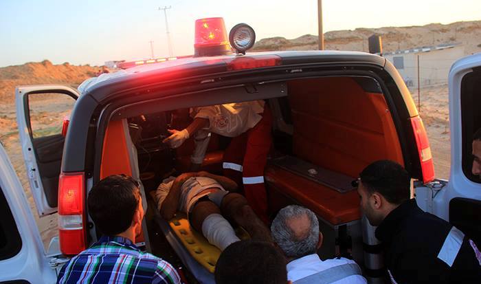 الاحتلال يصيب مواطناً بجروحٍ خطرة شمال قطاع غزة اصابة شاب