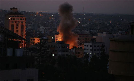 بالفيديو: المقاتلات الإسرائيلية تشن سلسلة غارات على قطاع غزة والفصائل ترد