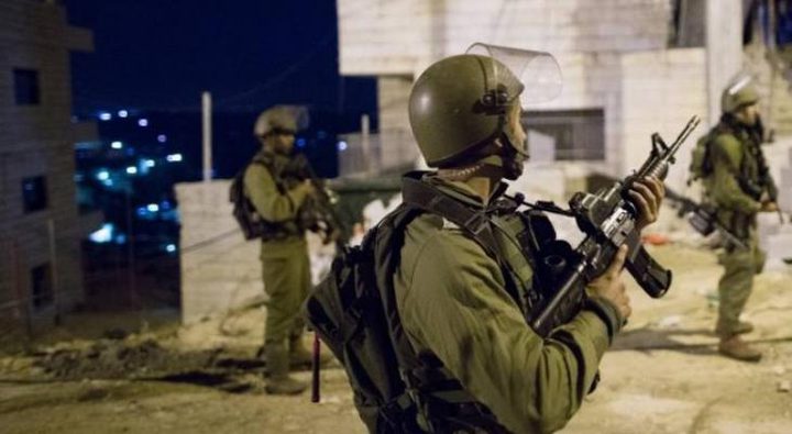 الاحتلال يعتقل مواطنا غرب بيت لحم