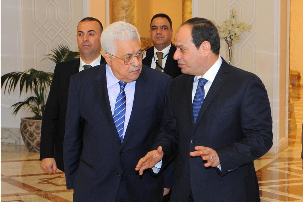 مصادر مصرية: عباس طلب من السيسي الضغط على حماس والجهاد لـ"تهدئة" الضفة
