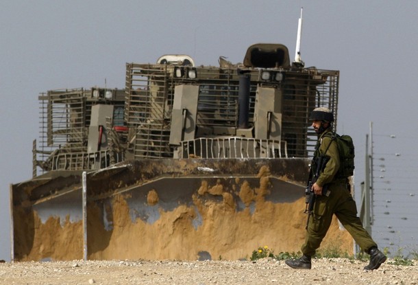 غزة الاحتلال الحدود الآليات العسكرية