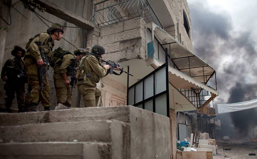 الاحتلال يعتقل 8 مواطنين من عزون شرق قلقيلية الاحتلال