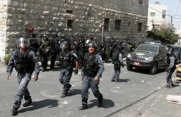 الاحتلال يعتقل 3 شبان من القدس وبيت لحم الاحتلال