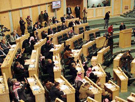 النواب الأردني يطالب بإعادة إعمار غزة وملاحقة مجرمي الحرب الإسرائيليين