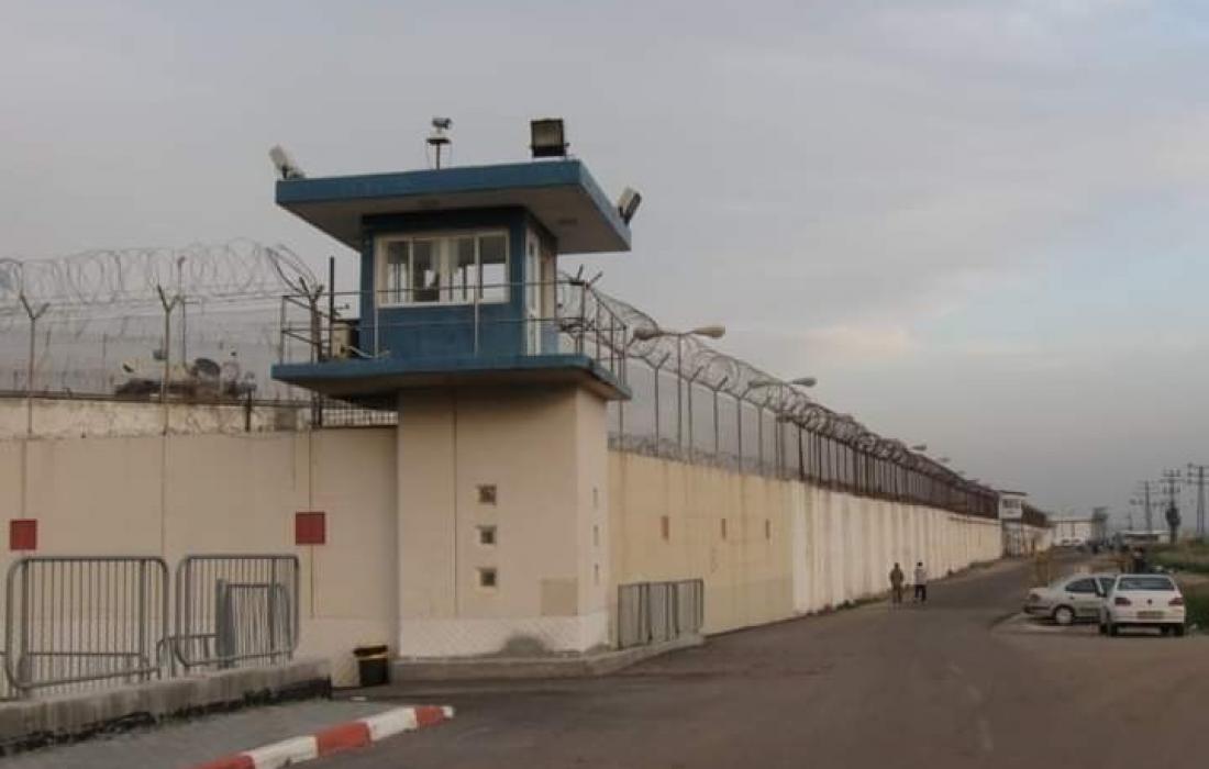 اعلام الاسرى : إصابة عدد من أسرى قسم "12" في سجن "نفحة" بعد تعرضهم لتنكيل الاحتلال