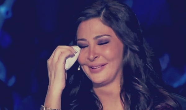 شاهد: إليسا تتعرض لموقف محرج ليلة رأس السنة! إليسا