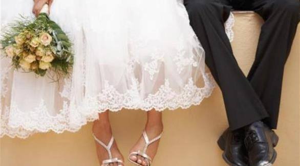 إماراتي يطلق زوجته بسبب "أجرة" فستان الزفاف ويتزوج بثمنه أخرى! إماراتي يطلق زوجته بسبب "أجرة" فستان الزفاف ويتزوج بثمنه أخرى!