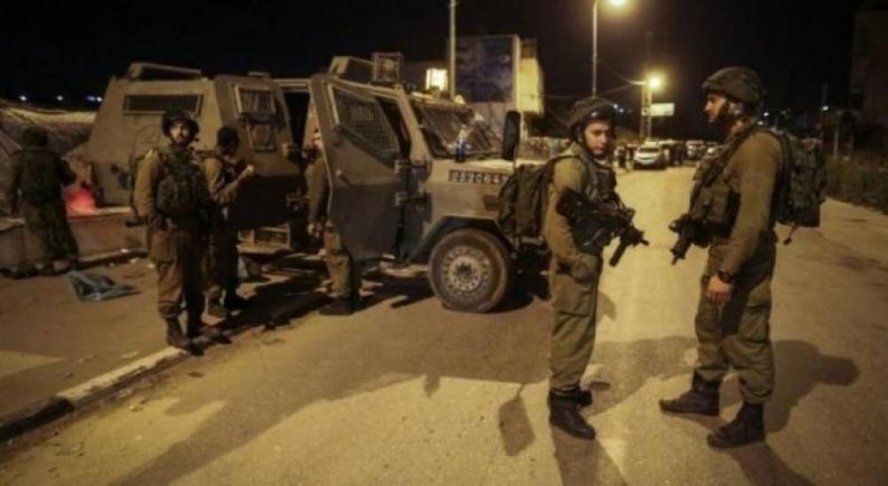 قوات الاحتلال تعتقل 7 مواطنين بمداهمات بالضفة والقدس