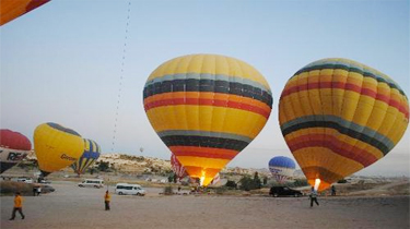 مقتل شخص وجرح 18 آخرين باصطدام منطاد بآخر في تركيا