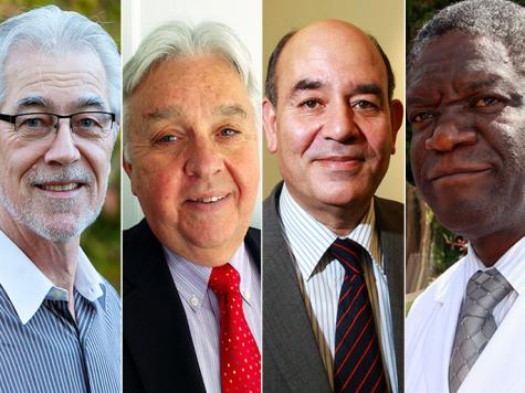 الفلسطيني راجي الصوراني (الثاني من اليمين) ضمن أربعة ناشطين فازوا بجائزة "نوبل البديلة" (الأوروبية)