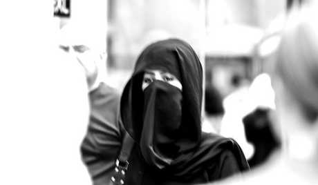 سعودي يرفض استلام ابنته بعد انتهاء محكوميتها في قضية أخلاقية سعودي يرفض استلام ابنته بعد انتهاء محكوميتها في قضية أخلاقية