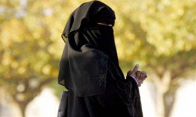 في السعودية ..50 جلدة لفتاتين صوَّرتا زميلاتهما في المدرسة السعودية