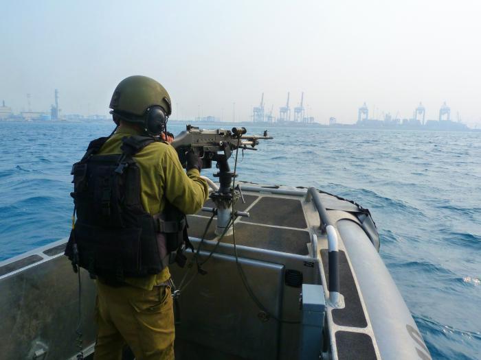 بحرية الاحتلال تعتقل 10 صيادين