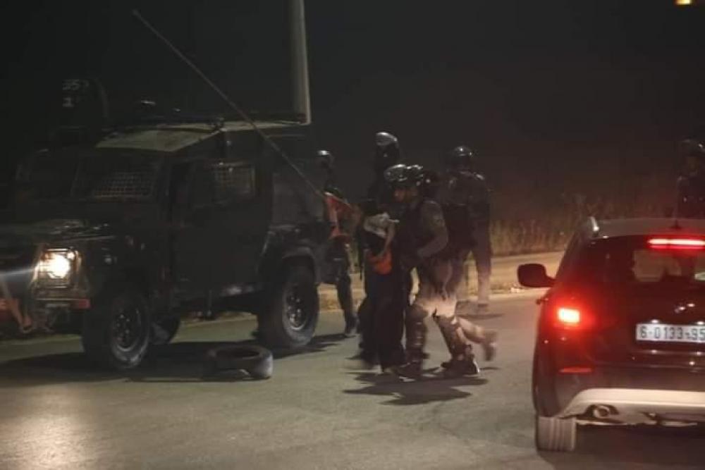 اعتقالات وإصابات بمواجهات مع الاحتلال على المدخل الشمالي للبيرة
