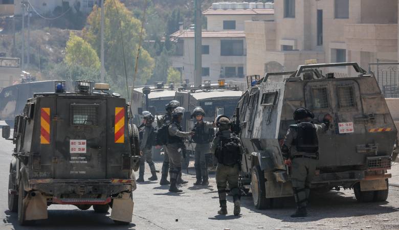 12 إصابة بالرصاص بمواجهات مع قوات الاحتلال بمخيم الأمعري