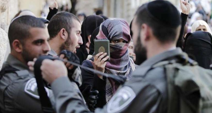 الاحتلال يعتقل ثلاث سيدات خلال خروجهن من الأقصى اعتقال النساء