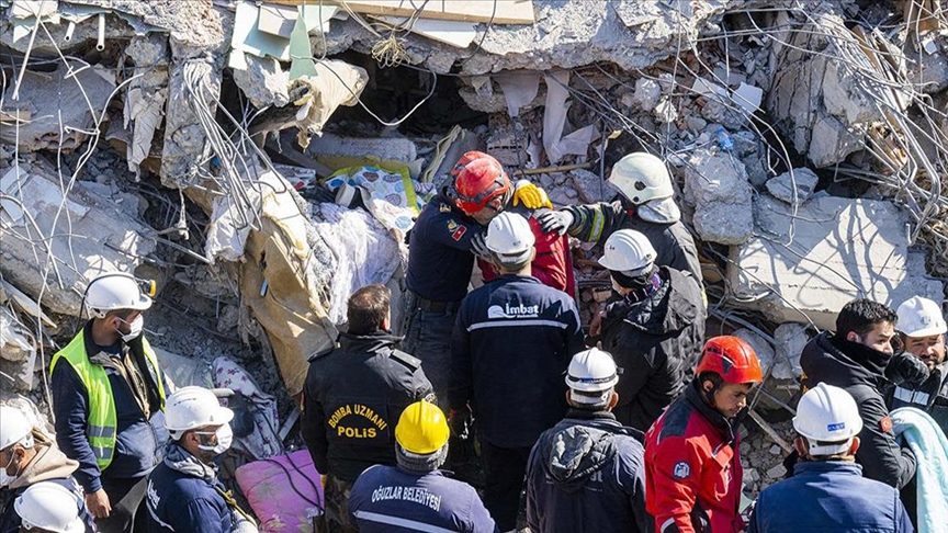 بعد 278 ساعة من الزلزال.. إنقاذ شخص في هطاي التركية