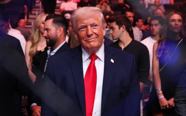 "وول ستريت جورنال": ترامب يدرس شنّ ضربات محدودة على إيران بعد انهيار المفاوضات