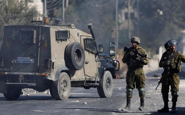 الضفة تحت النار: إصابات واعتقالات والاحتلال يواصل الحصار والإغلاق
