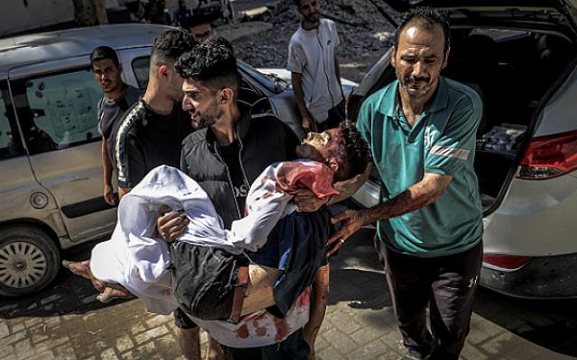 الحرب على غزة: نحو 100 شهيد الثلاثاء وتواصل المفاوضات بالدوحة