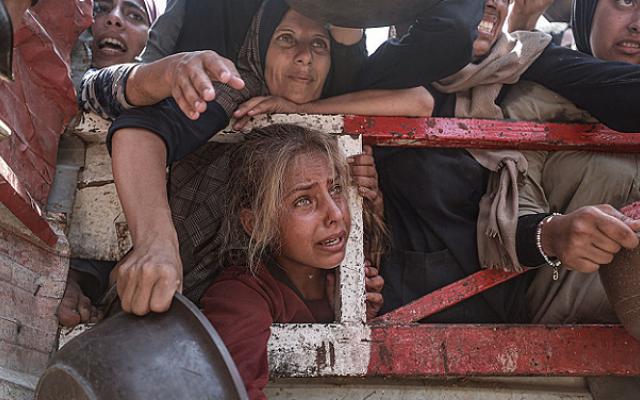 إسرائيل تعلن إسقاط "مساعدات إنسانية" جوا في قطاع غزة