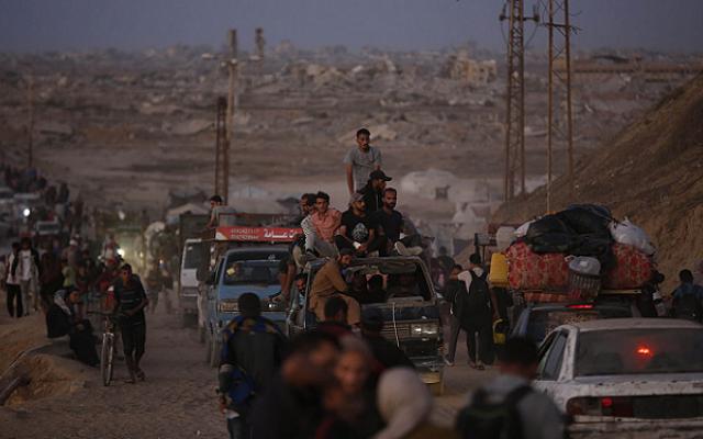 عودة نصف مليون نازح إلى مدينة غزة: حماس ستبدأ الإفراج عن الأسرى الإسرائيليين الإثنين