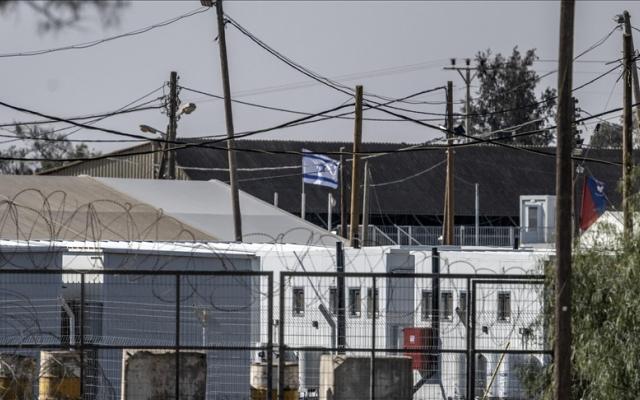 ضمن اتفاق تبادل الأسرى.. نقل فلسطينيين إلى سجني "كتسيعوت" و"عوفر"