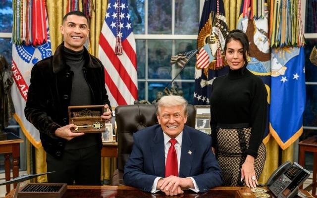 رونالدو يخرج عن صمته.. وينشر صورا مع جورجينا وترامب