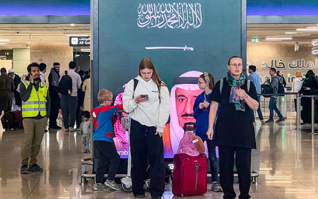 هجمات حوثية تستهدف مطارات ومنشآت سعودية