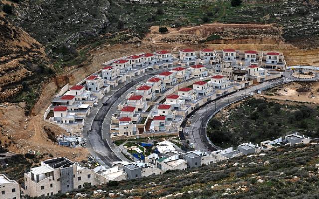 الكابينيت يصادق على إقامة 22 مستوطنة في عمق الضفة المحتلة