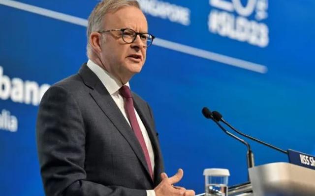 رئيس الوزراء الأسترالي يرفض اتهام نتنياهو بأن الاعتراف بفلسطين حفّز هجومًا إرهابيًا