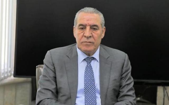 يزور أمين المجلس الأعلى للأمن القومي الإيراني علي لاريجاني، غداً الثلاثاء، العاصمة العُمانية مسقط التي استضافت مفاوضات بين طهران وواشنطن للتوصل إلى اتفاق يجنّب الطرفين حرباً هدّد الرئيس الأميركي دونالد ترامب بشنها على الجمهورية الإسلامية. ووفق التلفزيون الإيراني، من المقرّر أن يلتقي لاريجاني المسؤولين رفيعي المستوى العمانيين ويجري معهم مباحثات حول آخر التطورات الإقليمية والدولية والتعاون الثنائي.  وكان "العربي الجديد" قد نقل الليلة الماضية عن مصادر مطلعة أن لاريجاني سيزور مسقط خلال أيام. جاء ذلك فيما أفادت 