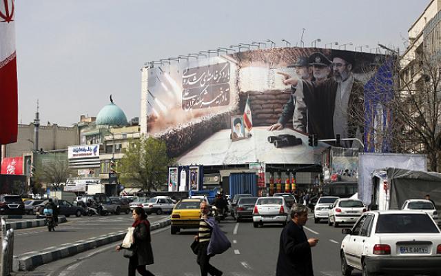 الحرس الثوري الإيراني يهدد باستهداف شبكات الكهرباء بإسرائيل
