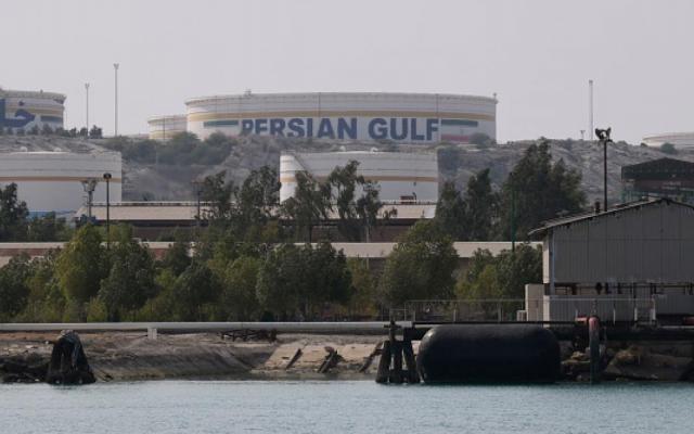 "جيروزاليم بوست": واشنطن تسرّع نشر قواتها استعداداً لاحتلال جزيرة خارج الإيرانية