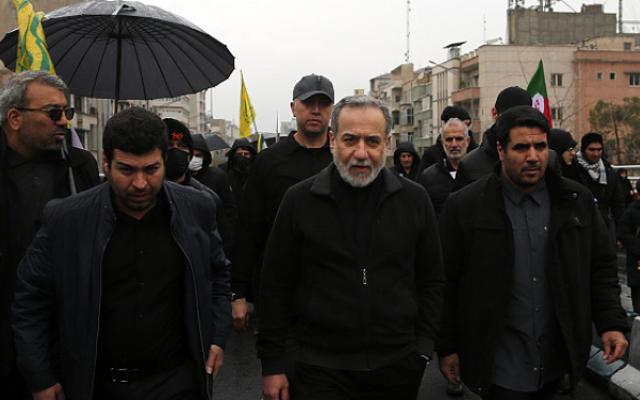 إسرائيل حذفت عراقجي وقاليباف من قائمة الاستهداف بطلب من باكستان