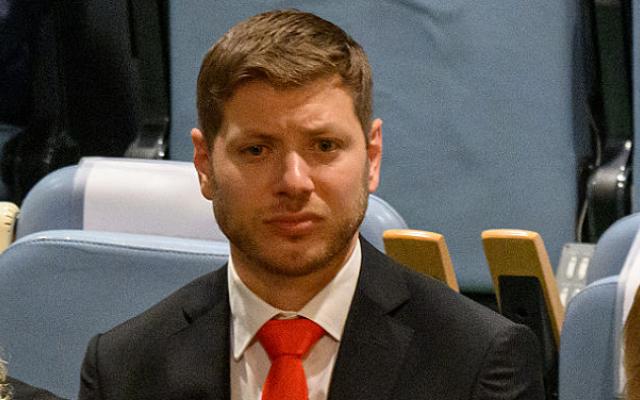 الشاباك: التهديد باغتيال يائير نتنياهو كان كبيرا وأجلي من الولايات المتحدة بشكل عاجل