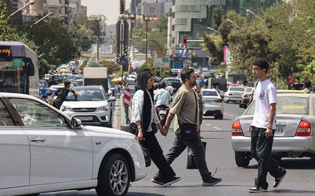 تقرير: إدارة ترامب تسعى لاتفاق شامل مع إيران يشمل النووي ومضيق هرمز