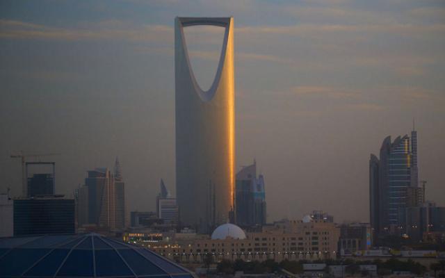 دوي انفجارات في الرياض وإنذارات مع تصاعد الهجمات الحوثية