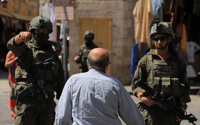 اقتحامات واعتقالات واسعة في الضفة والقدس