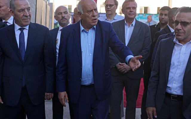  القيادة الفلسطينية تمهد لتأجيل الانتخابات التشريعية