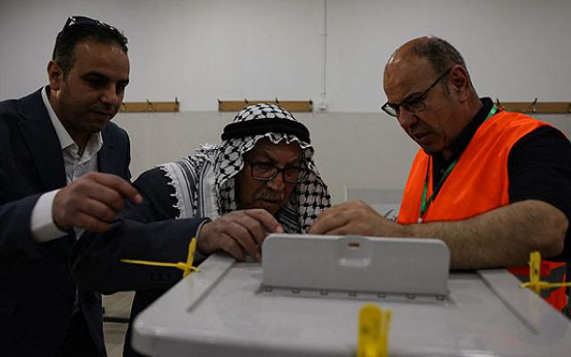 حماس: تأجيل الانتخابات خطوة في الاتجاه الصحيح يجب أن تقود إلى حوار وطني شامل وجاد