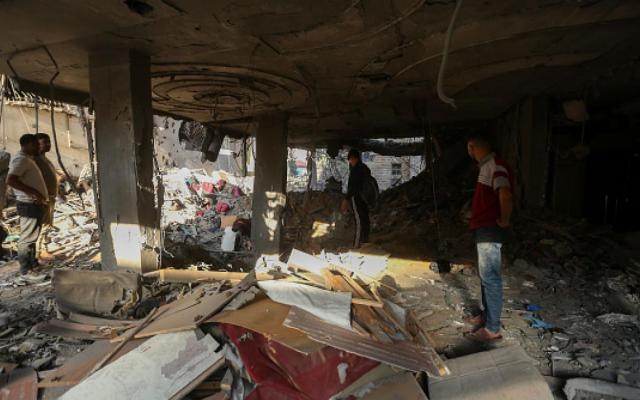 ليلة قاسية جديدة في غزة.. إخلاءٌ وتدمير منازل وتوسيع لـ"الخط الأصفر"