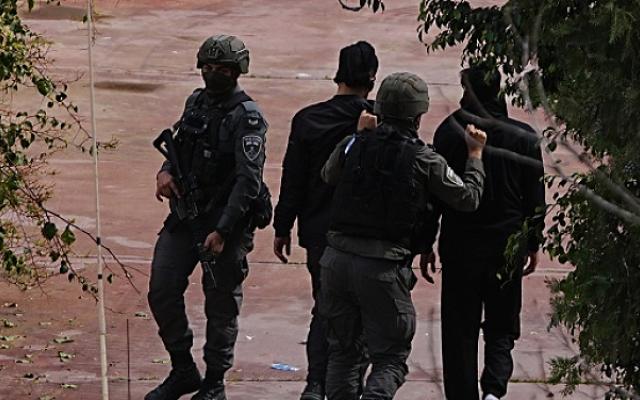 اقتحامات واعتقالات بالضفة واليامون تحت الحصار