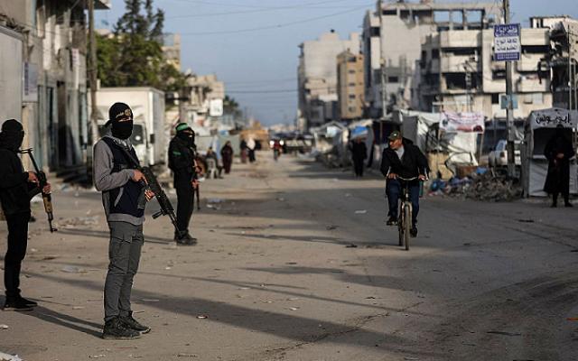 غزة: شهداء وجرحى بغارات للاحتلال وسط جهود لدفع المرحلة الثانية