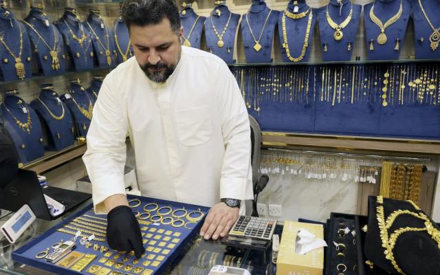الحرب تغيّر عادات الادخار في الخليج... إقبال على سبائك الذهب