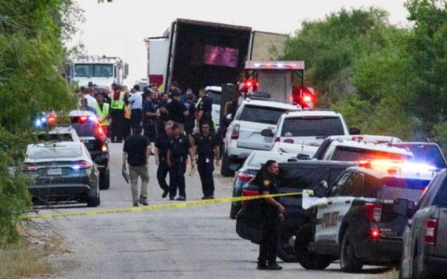العثور على جثث 46 شخصا داخل شاحنة في تكساس