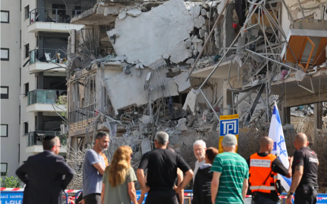 مسؤول إسرائيلي يرجح استمرار الحرب لمدة شهر على الأقل من الآن