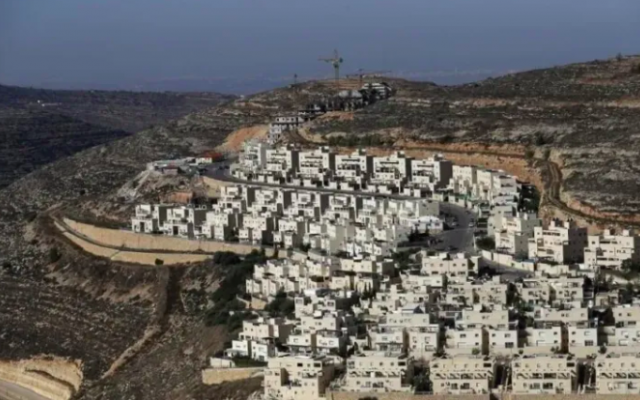 ترحيب فلسطيني وعربي بقرار 12 دولة فرض قيود على منتجات المستوطنات 