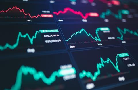 أسعار الذهب ترتفع والفضة تسجل مستوى قياسيا جديدا بعد قرار الفيدرالي الأمريكي